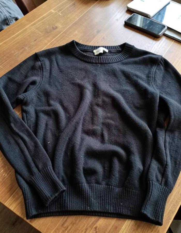 Sweater de punto antes del efecto de maniquí fantasma
